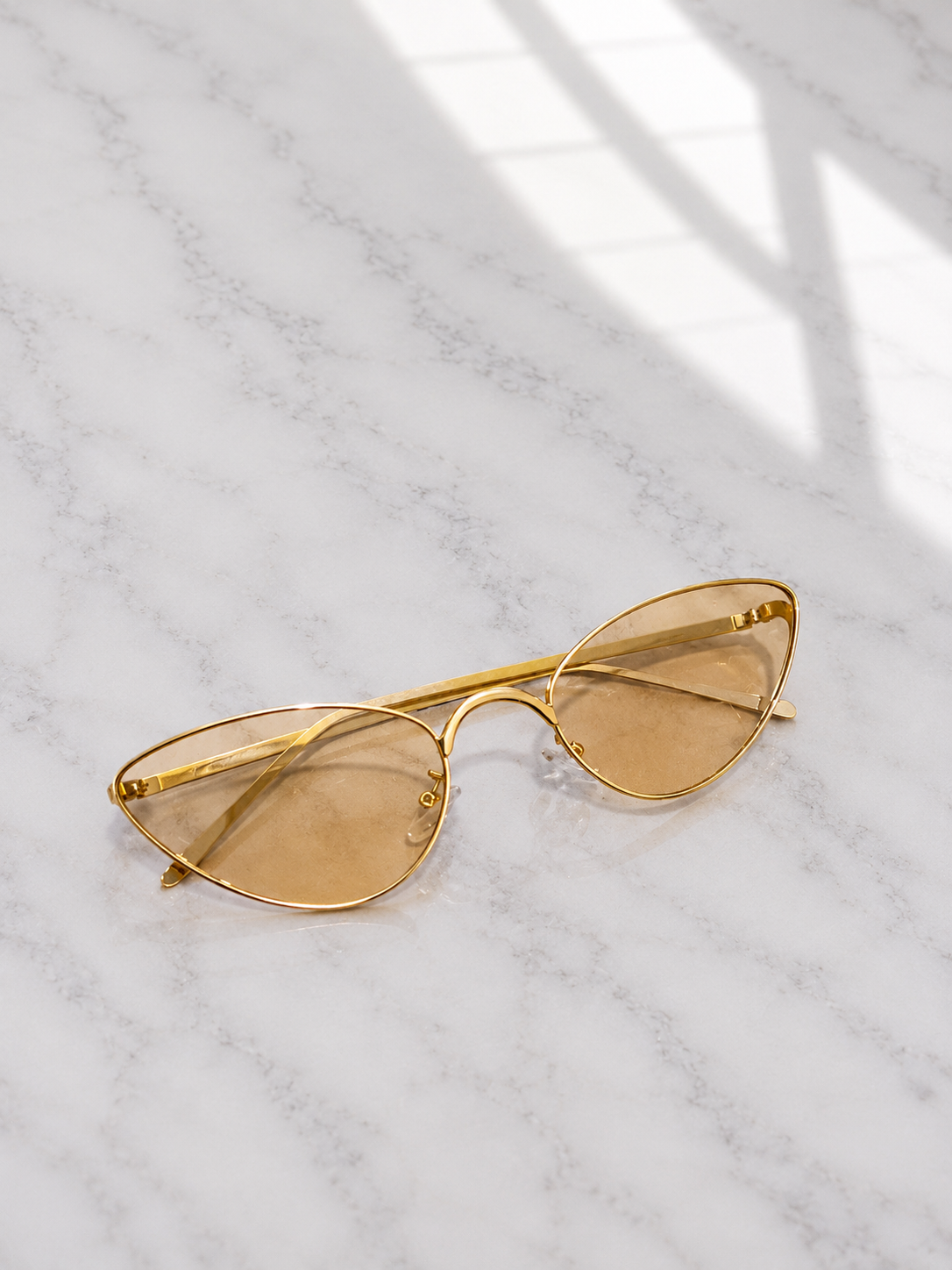 Izel Gold & Light Brown Lenses